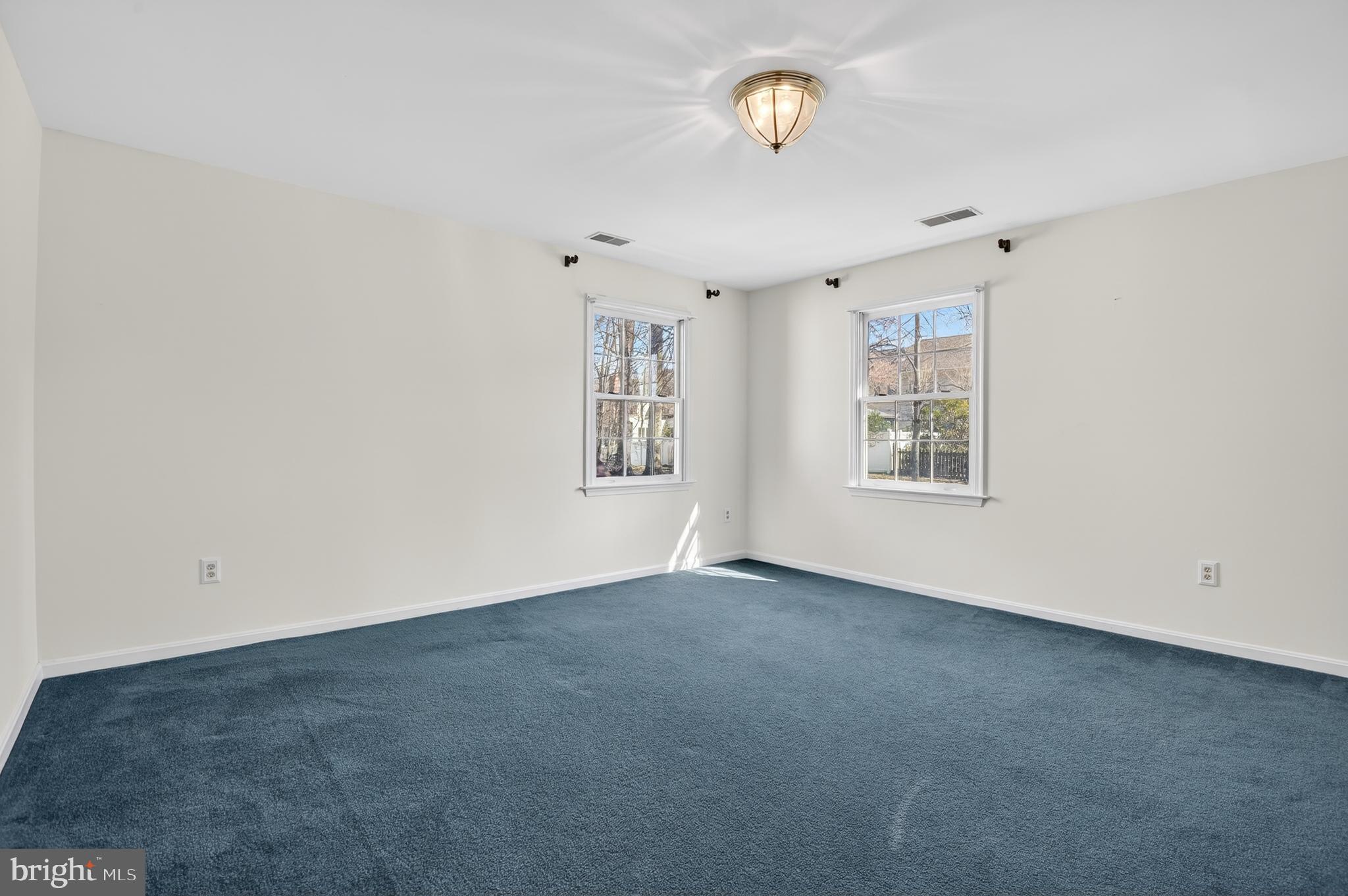 SHERWOOD FOREST MANOR - Residential