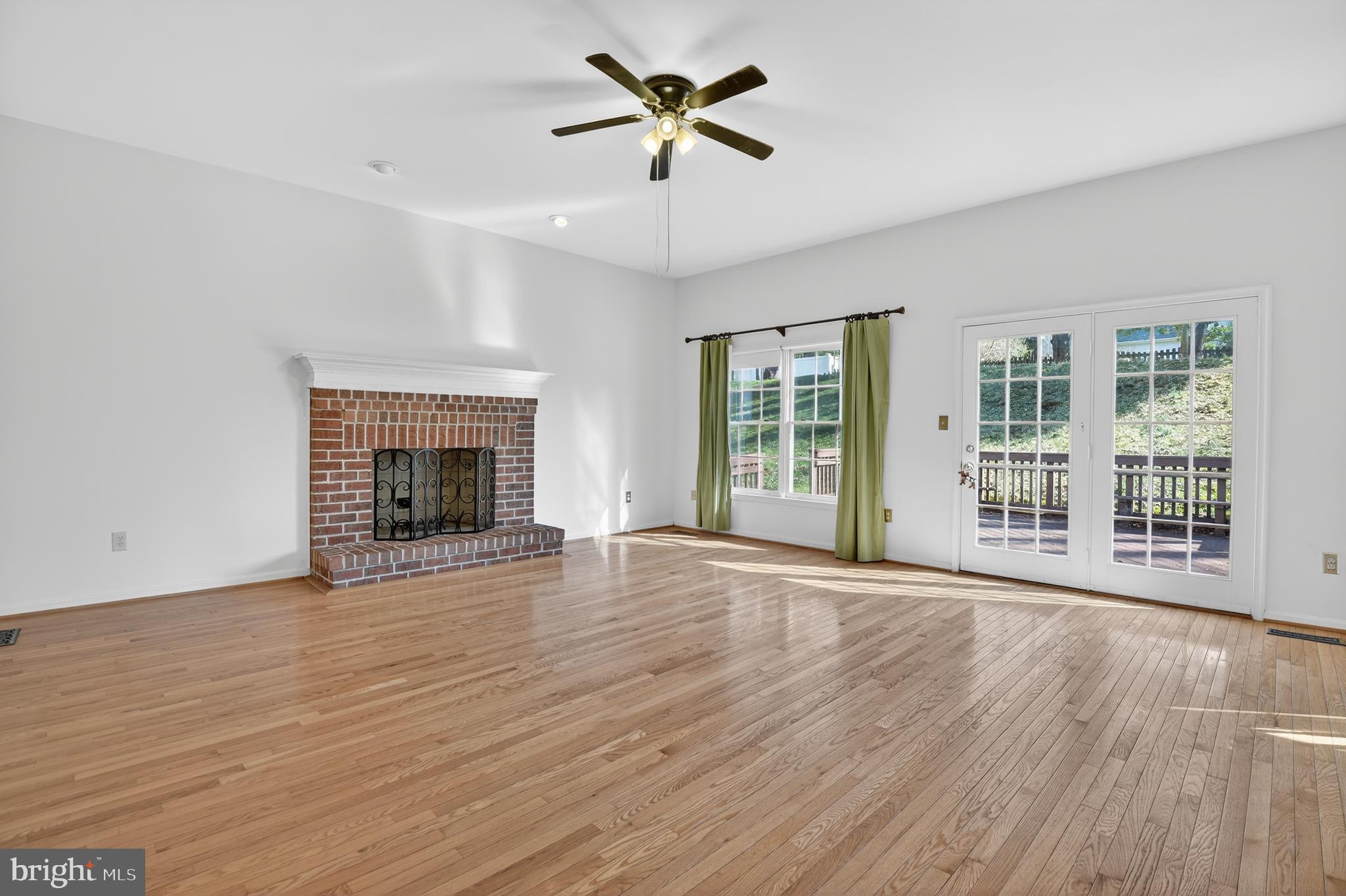 SHERWOOD FOREST MANOR - Residential