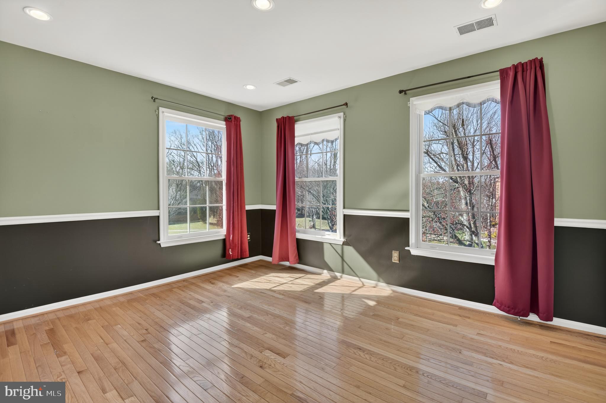 SHERWOOD FOREST MANOR - Residential