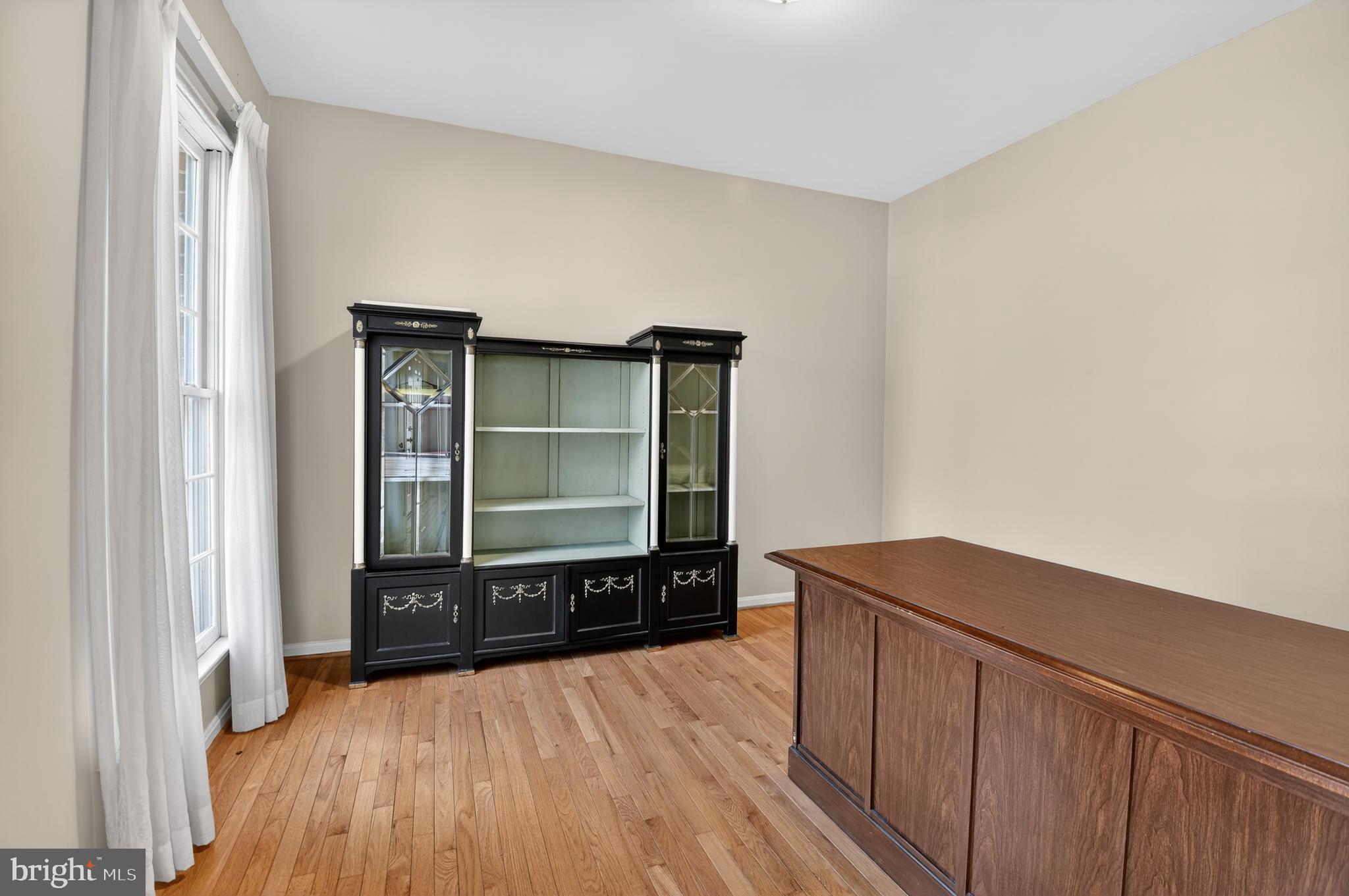 SHERWOOD FOREST MANOR - Residential