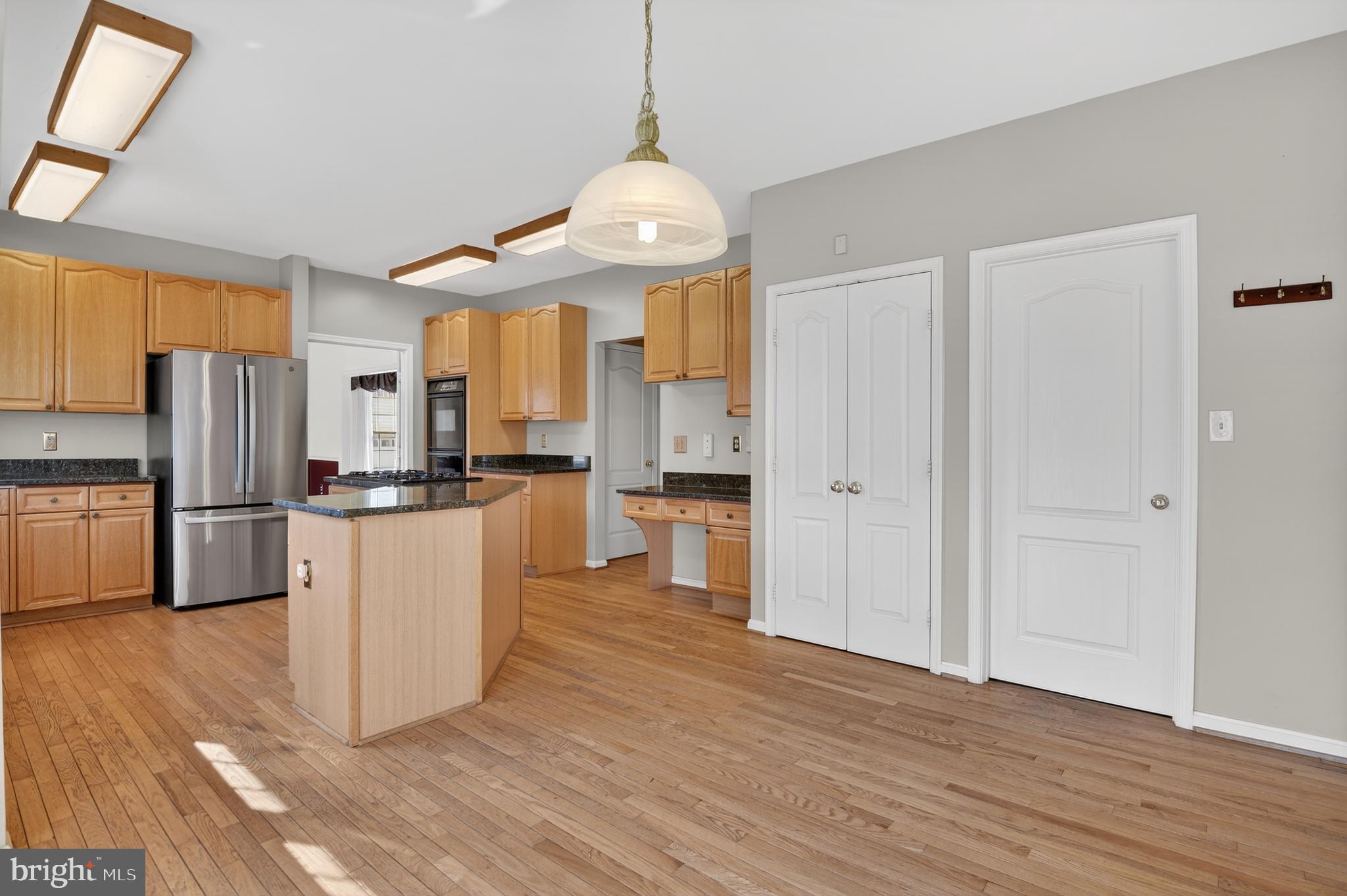 SHERWOOD FOREST MANOR - Residential