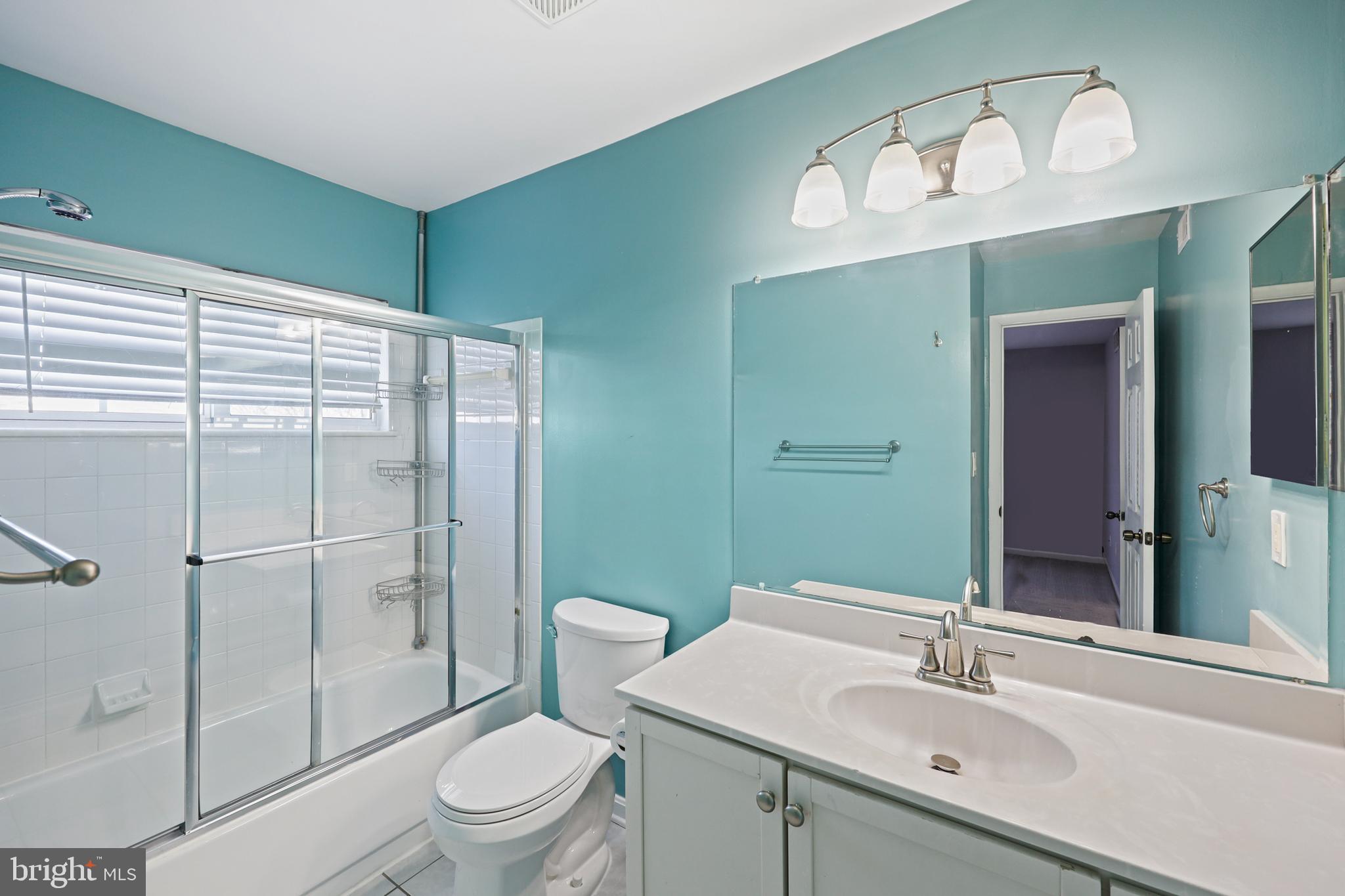 VISTAS AT LAUREL LAKES - Residential Lease