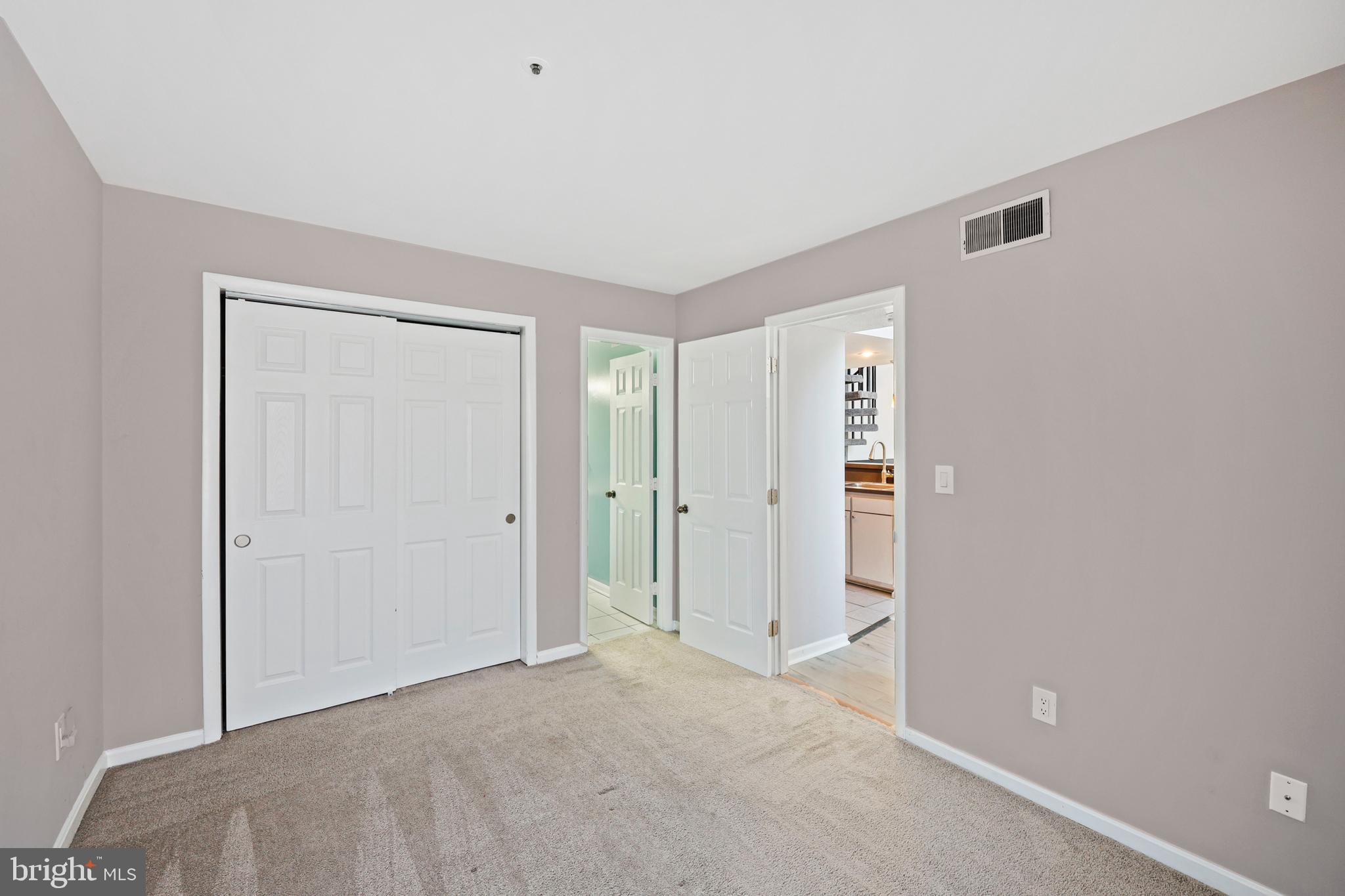 VISTAS AT LAUREL LAKES - Residential Lease