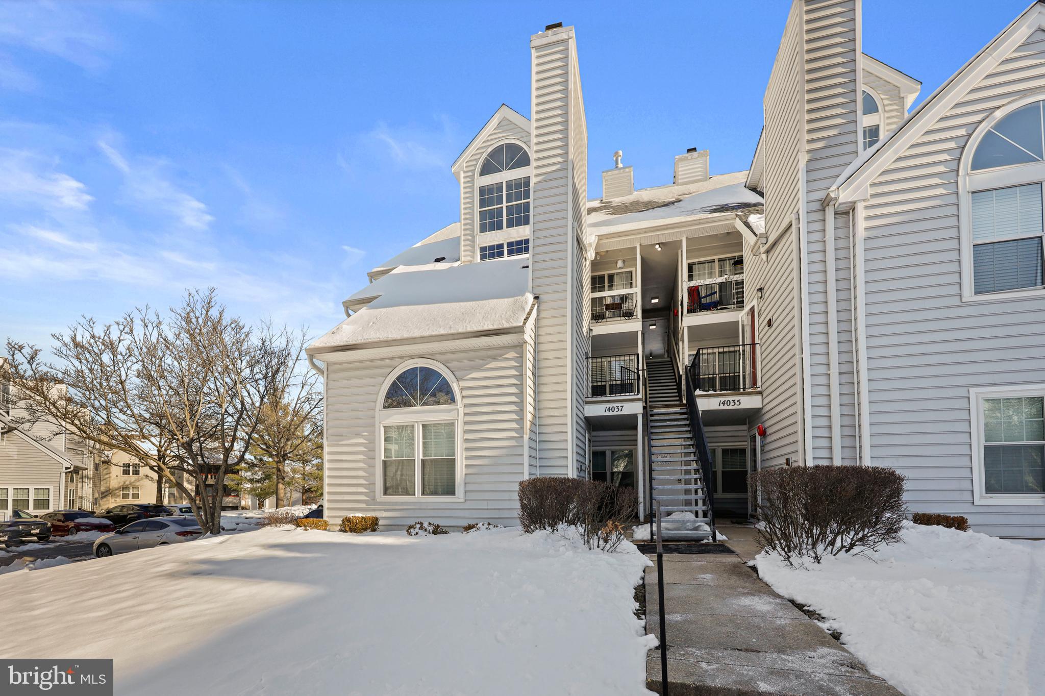 VISTAS AT LAUREL LAKES - Residential Lease