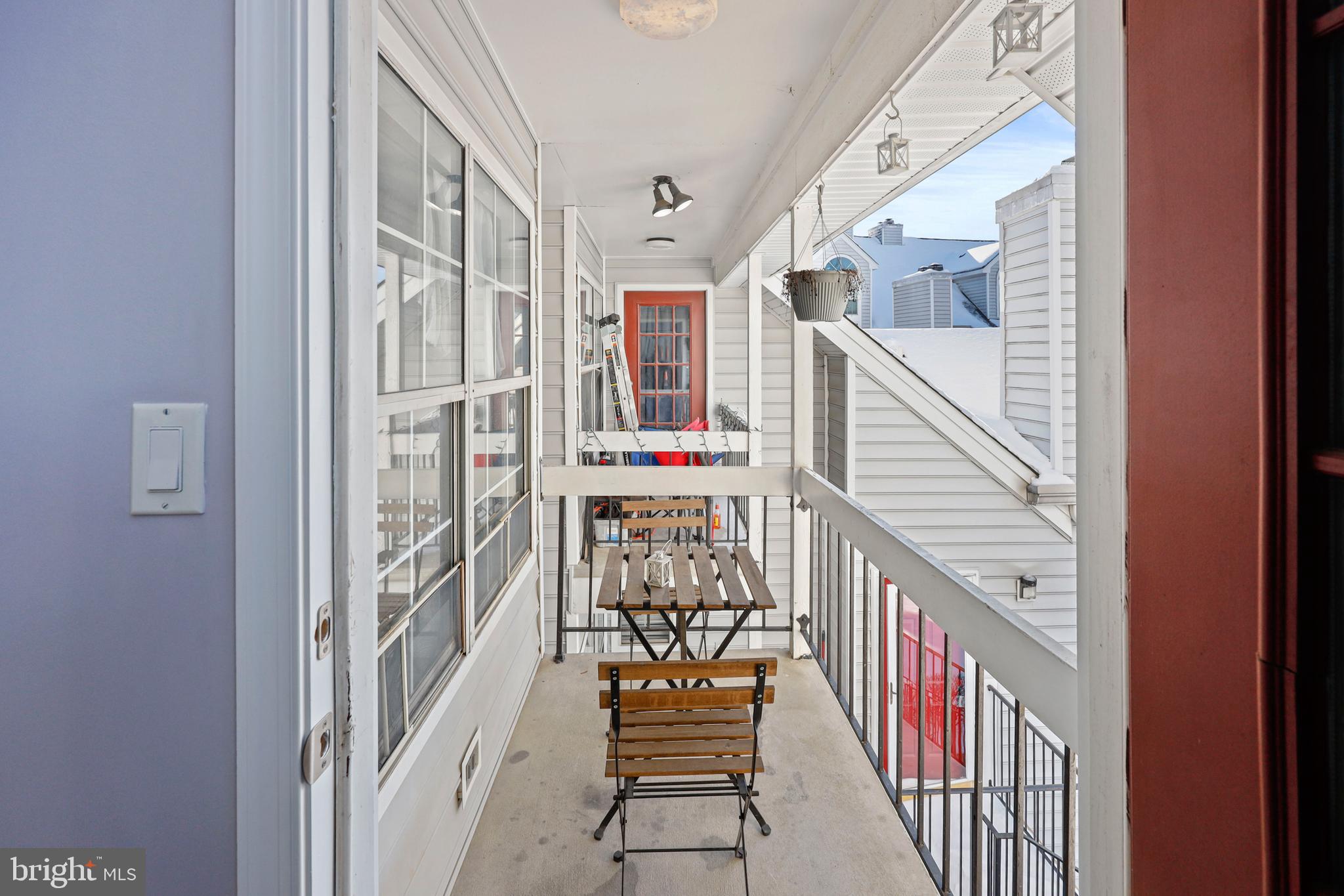 VISTAS AT LAUREL LAKES - Residential Lease