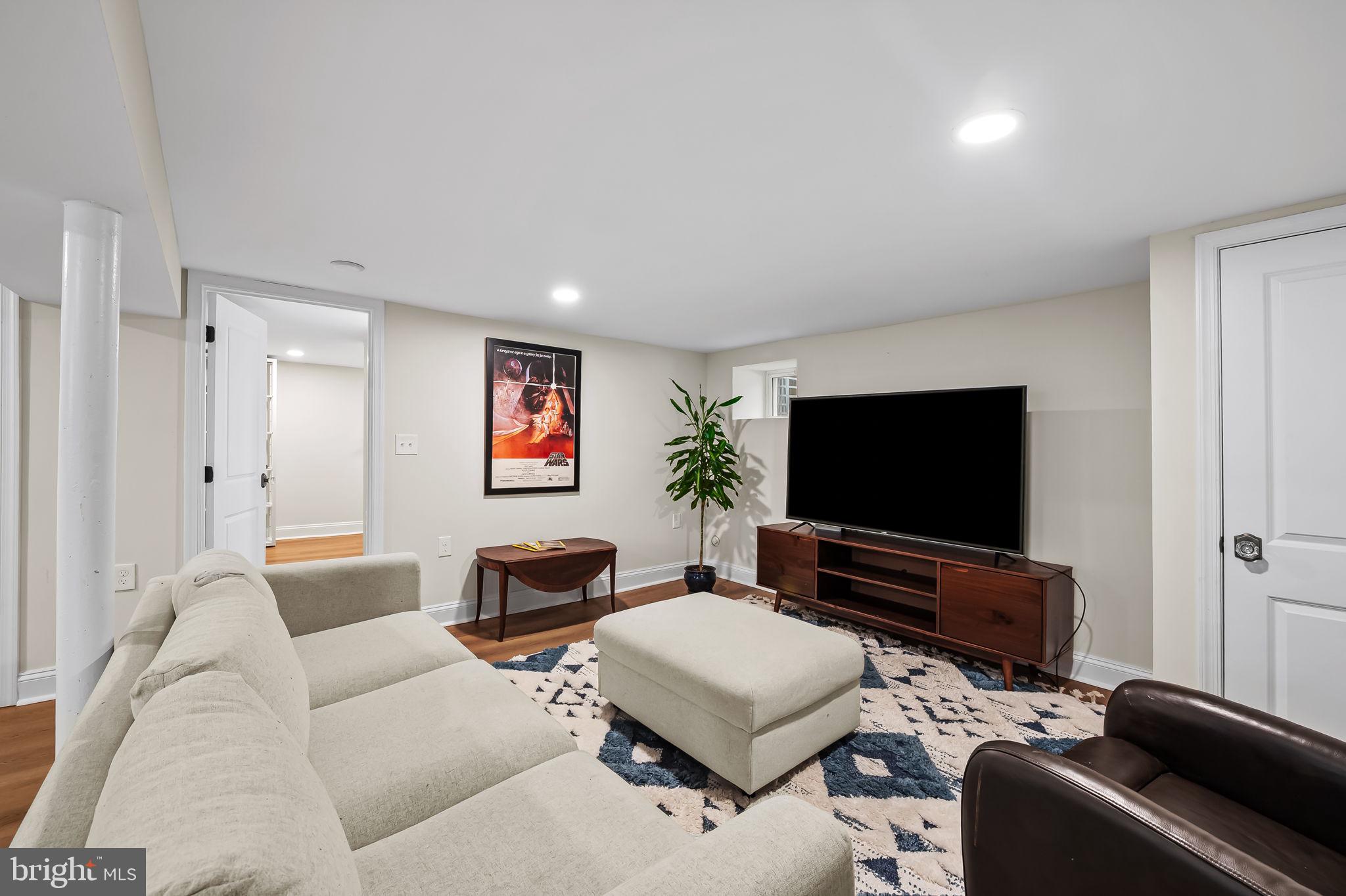 MOUNT WASHINGTON - Residential