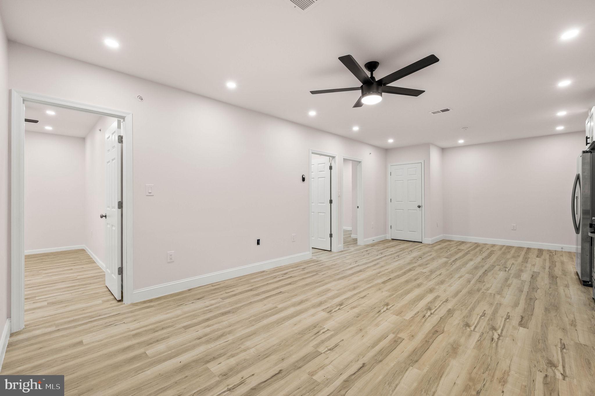 437 W GIRARD AVENUE 39 4