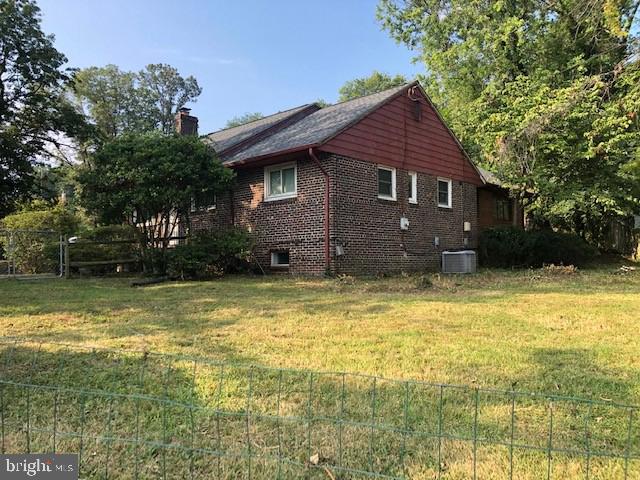 BROYHILL PARK - Residential Lease