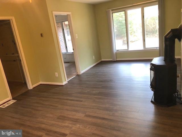 BROYHILL PARK - Residential Lease