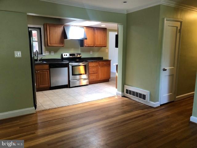 BROYHILL PARK - Residential Lease