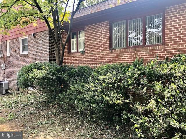 BROYHILL PARK - Residential Lease