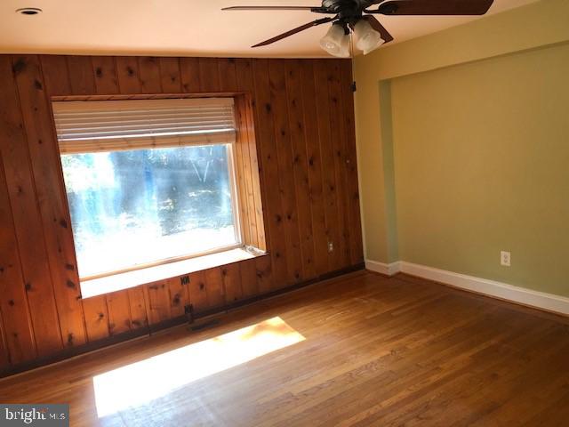 BROYHILL PARK - Residential Lease