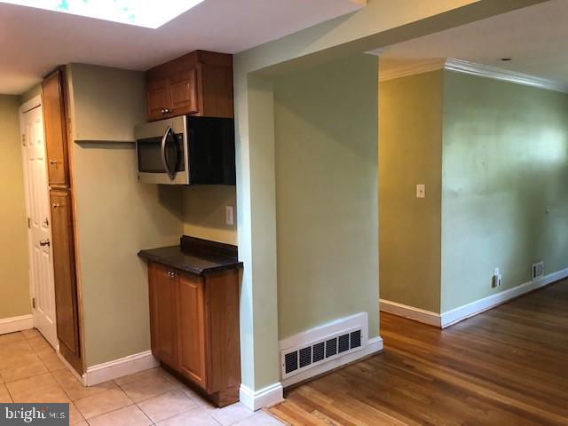 BROYHILL PARK - Residential Lease