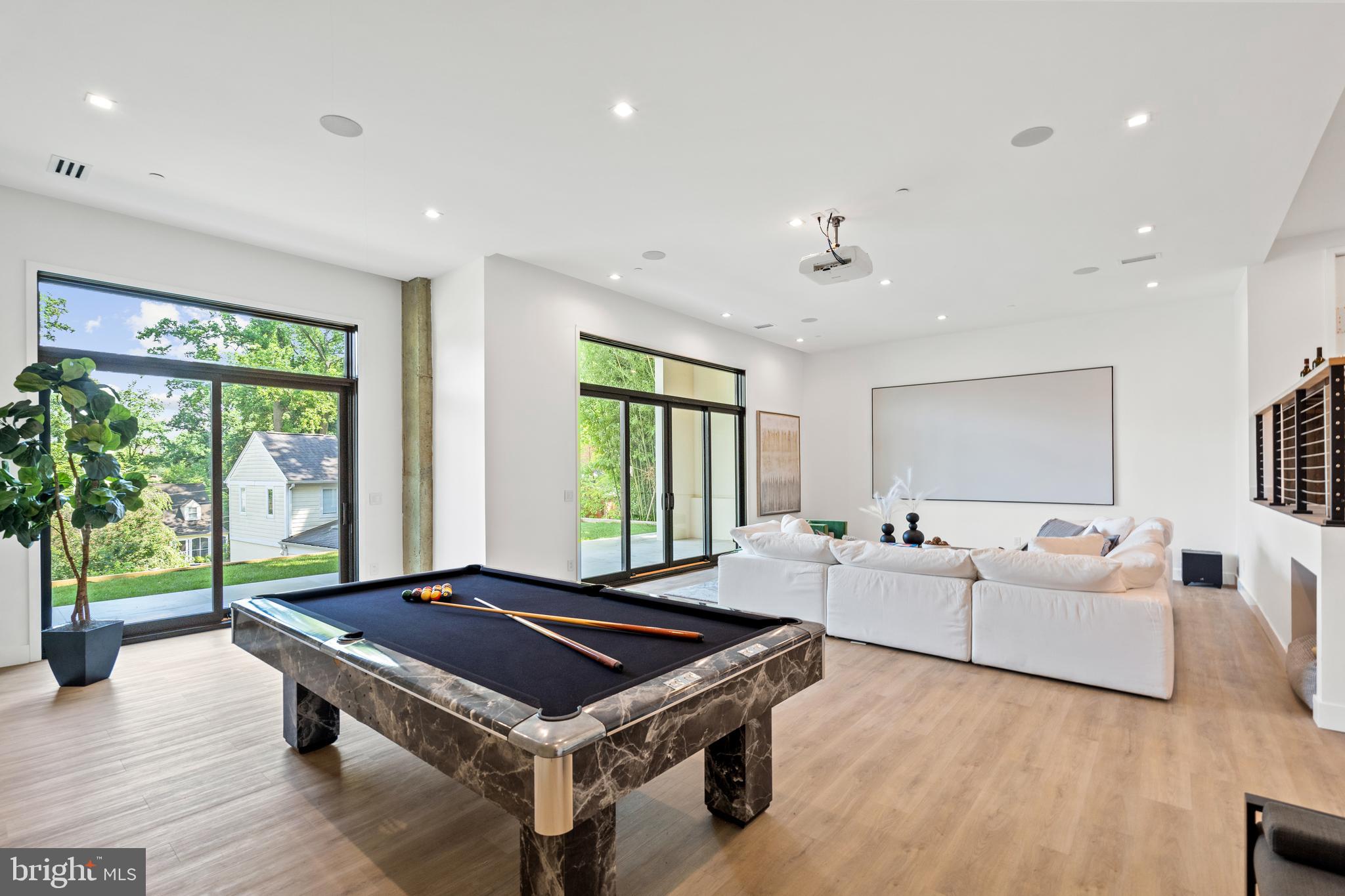 MAPLEWOOD - Residential