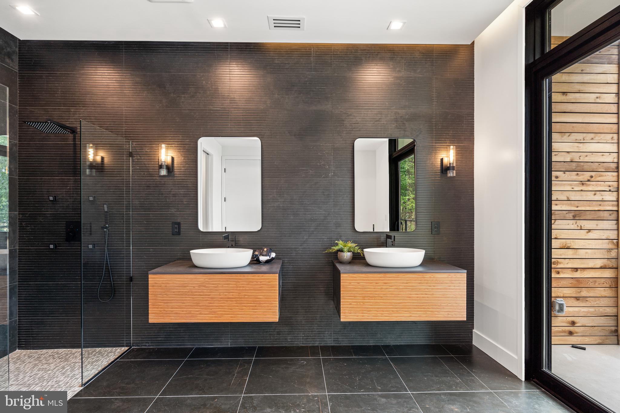 MAPLEWOOD - Residential