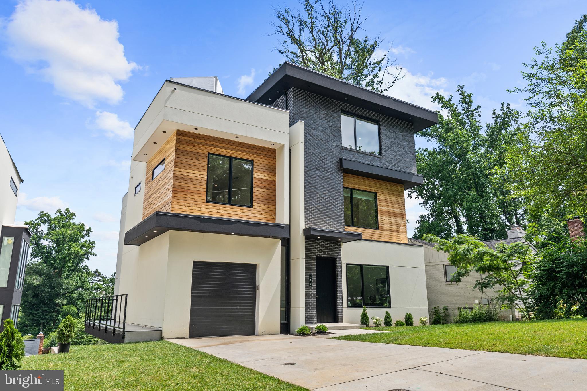 MAPLEWOOD - Residential