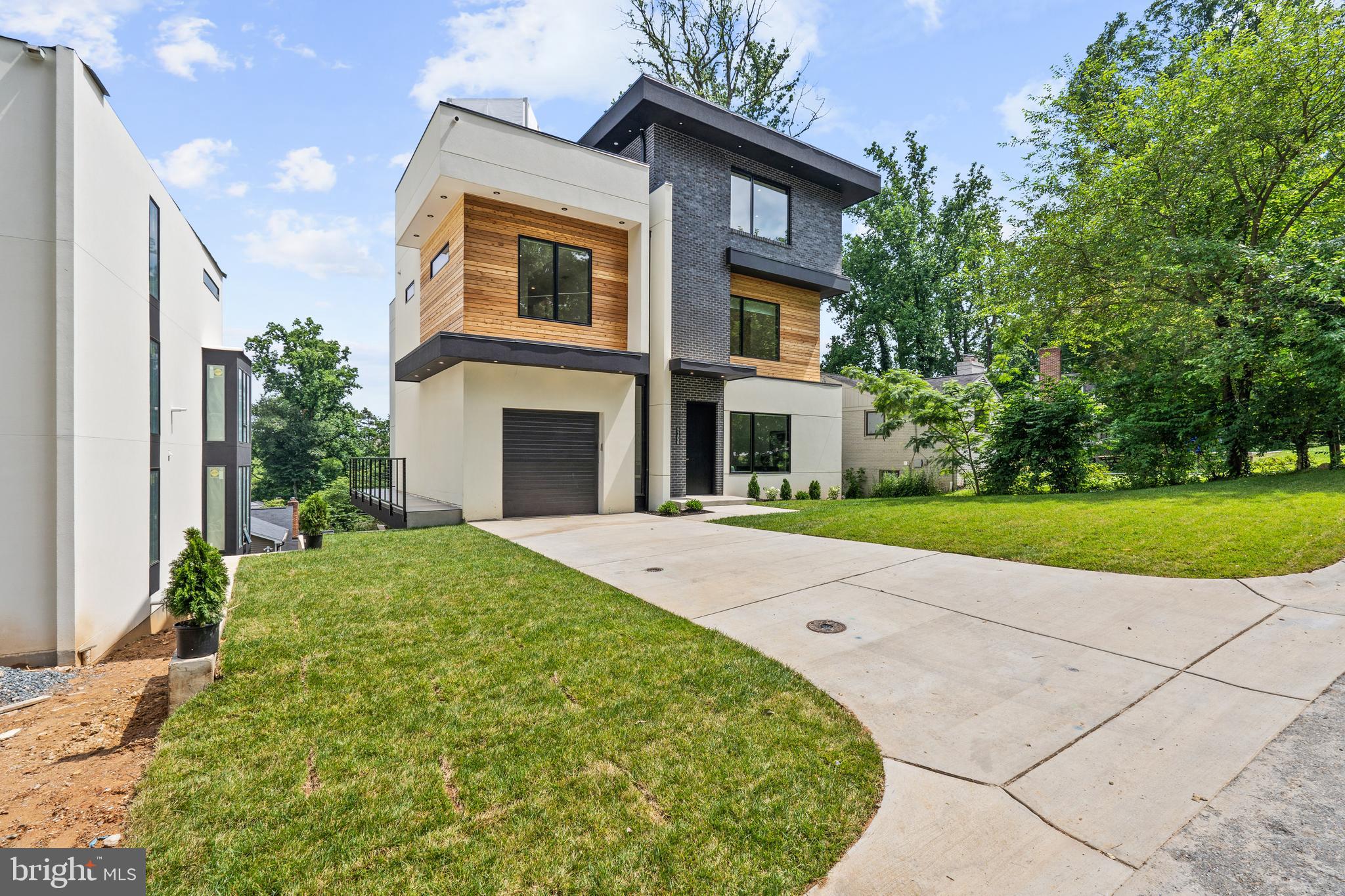 MAPLEWOOD - Residential