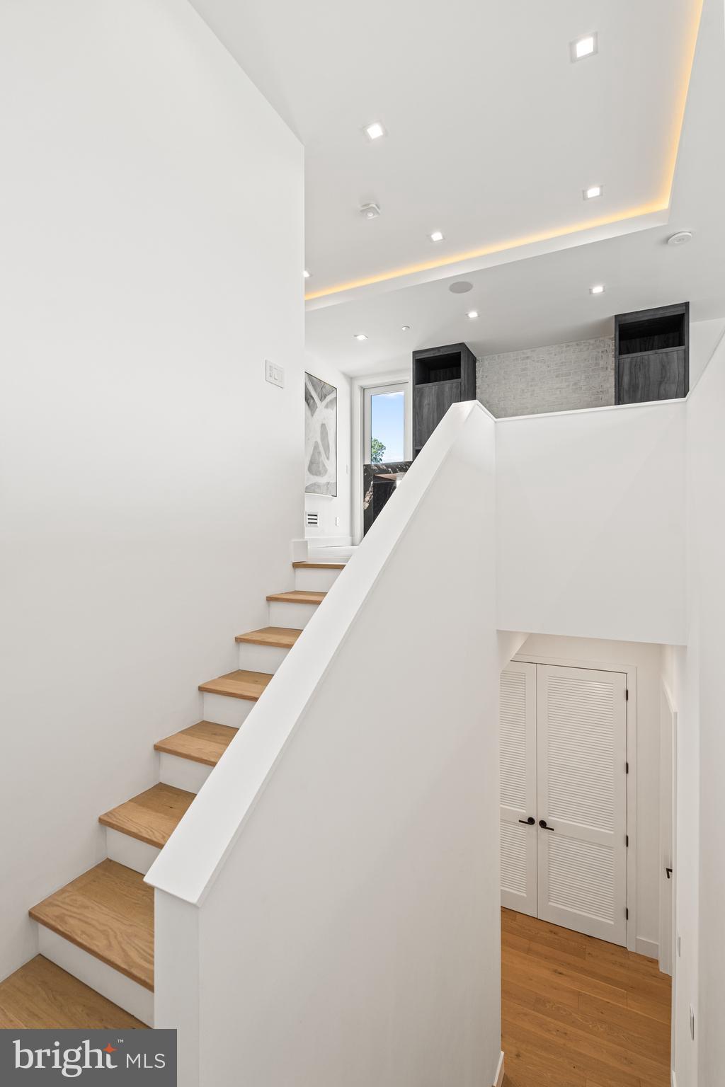 MAPLEWOOD - Residential