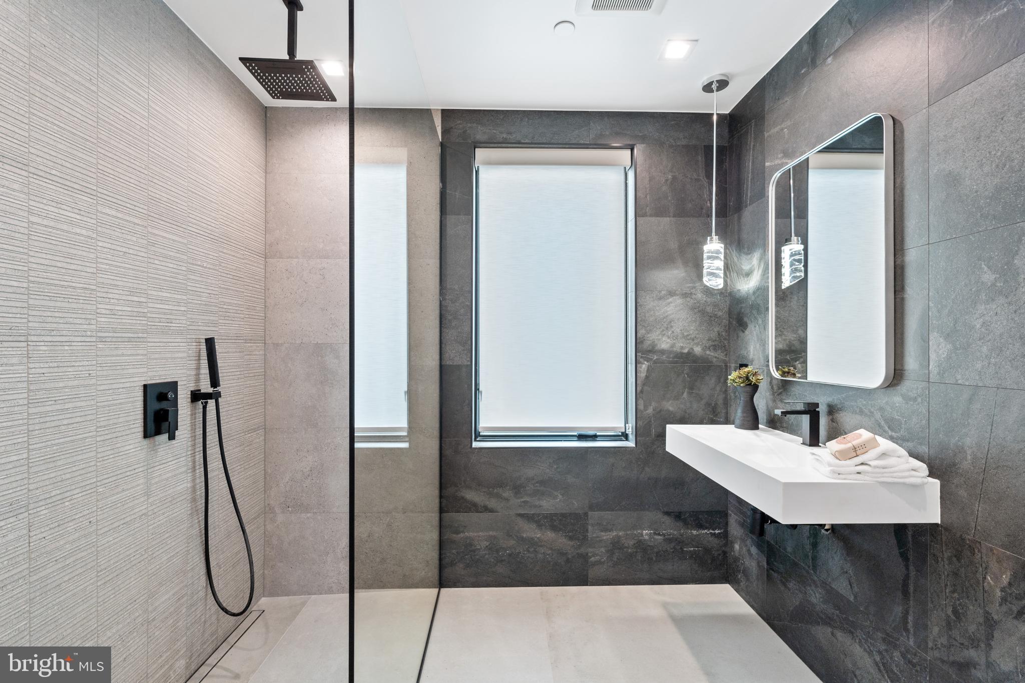 MAPLEWOOD - Residential