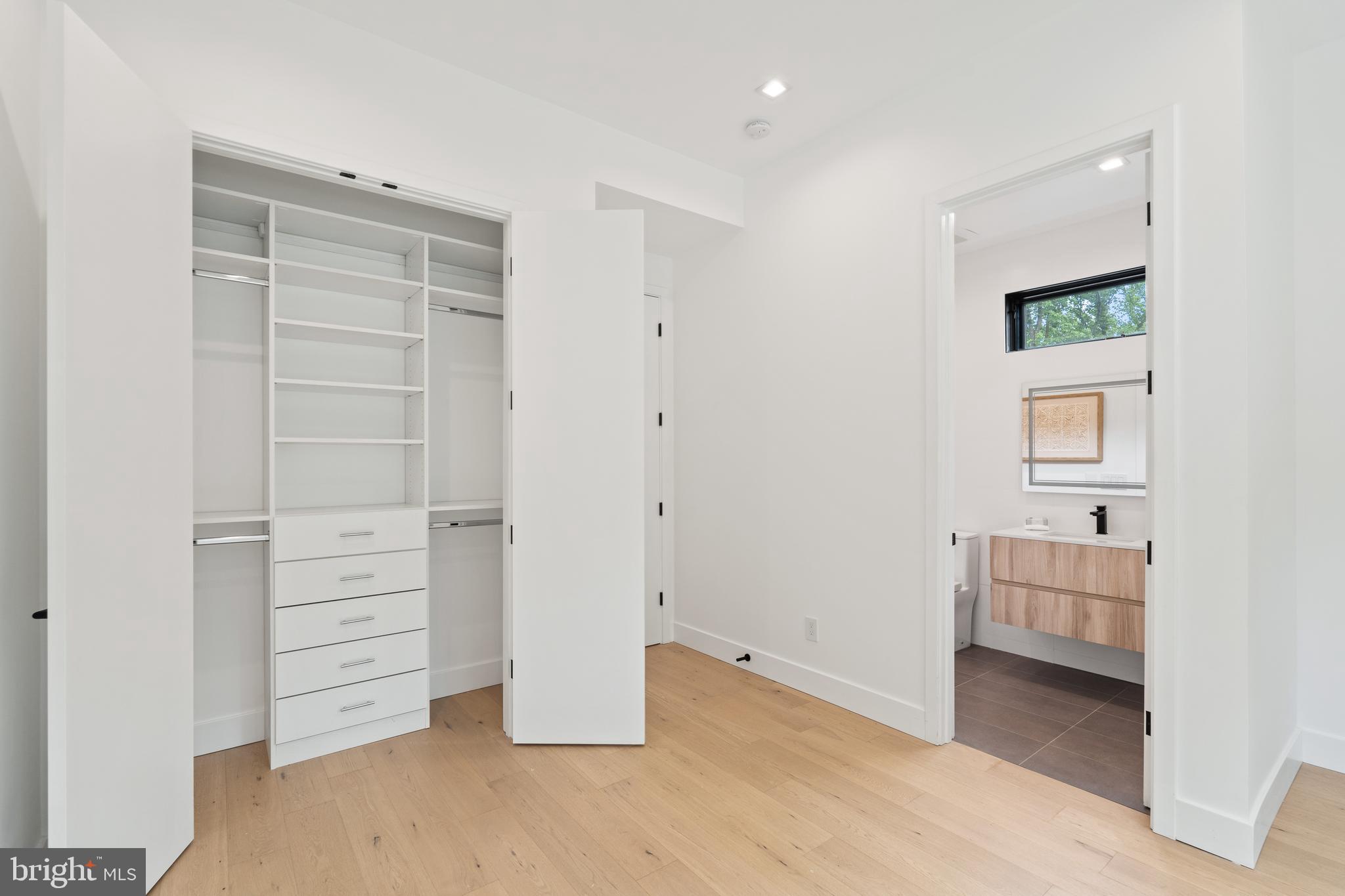 MAPLEWOOD - Residential