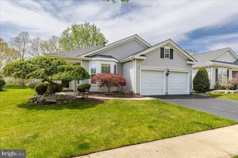 20 Powderhorn Way, Allentown, NJ MLS: NJMM2003654