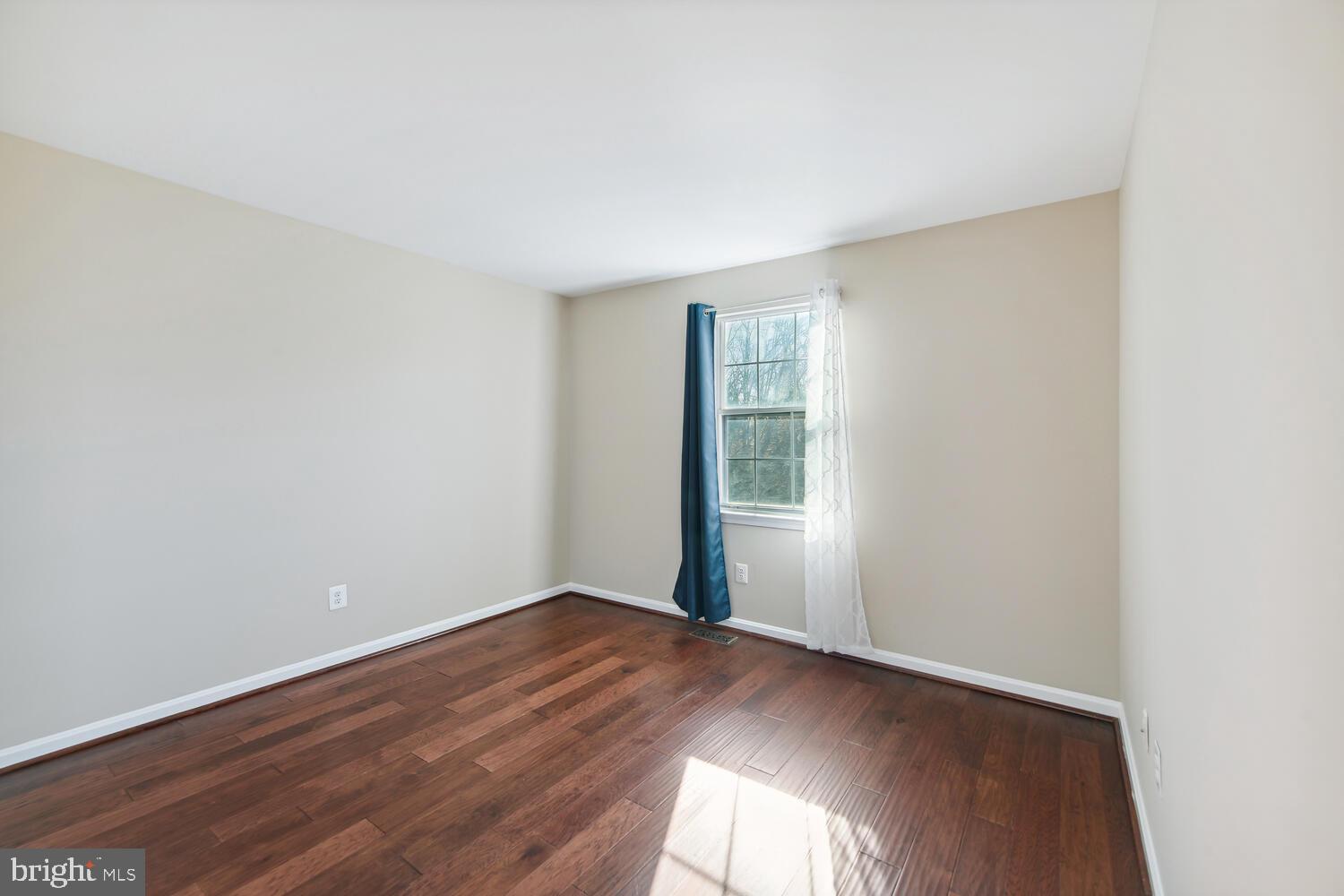 DEVONSHIRE TOWNHOMES - Residential Lease