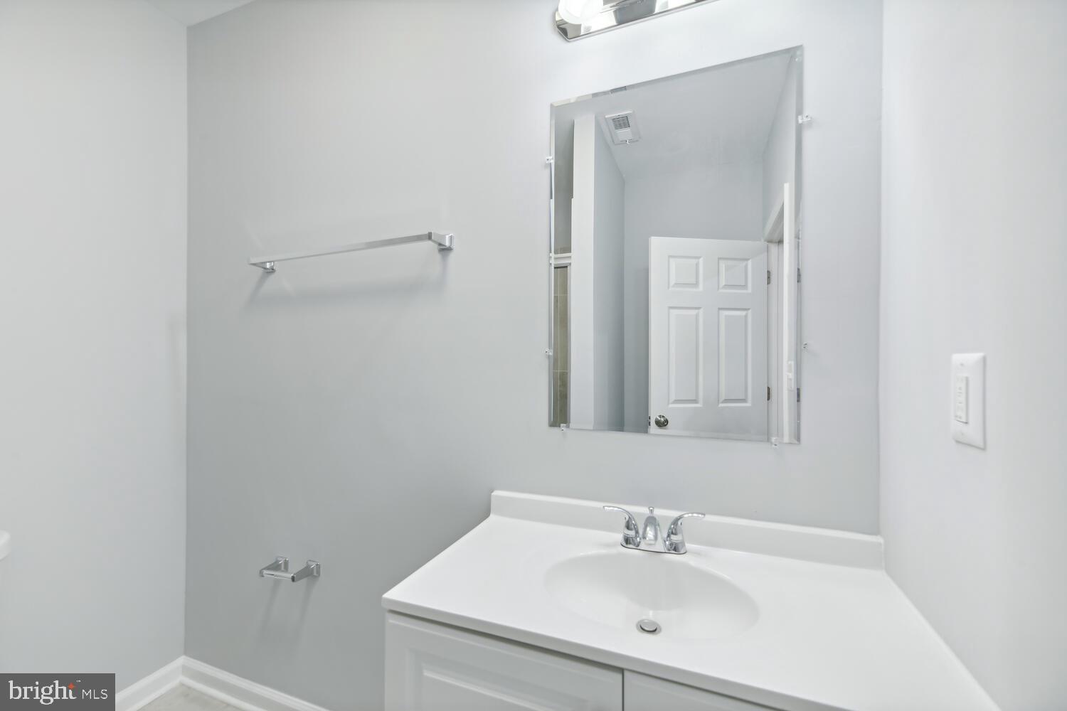 DEVONSHIRE TOWNHOMES - Residential Lease