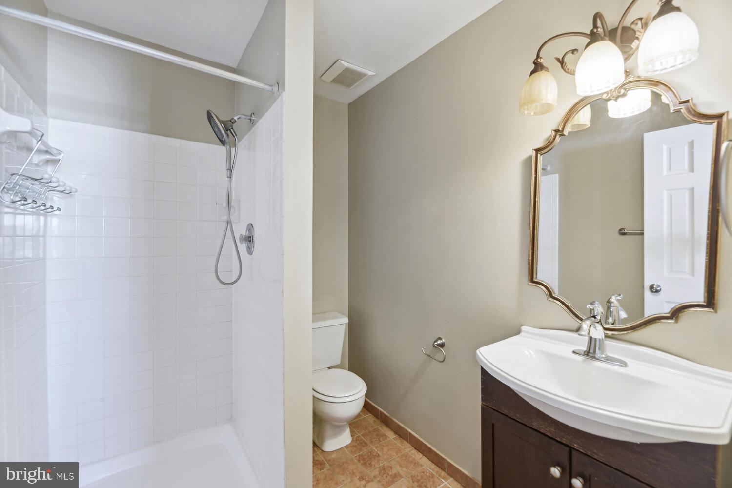 DEVONSHIRE TOWNHOMES - Residential Lease