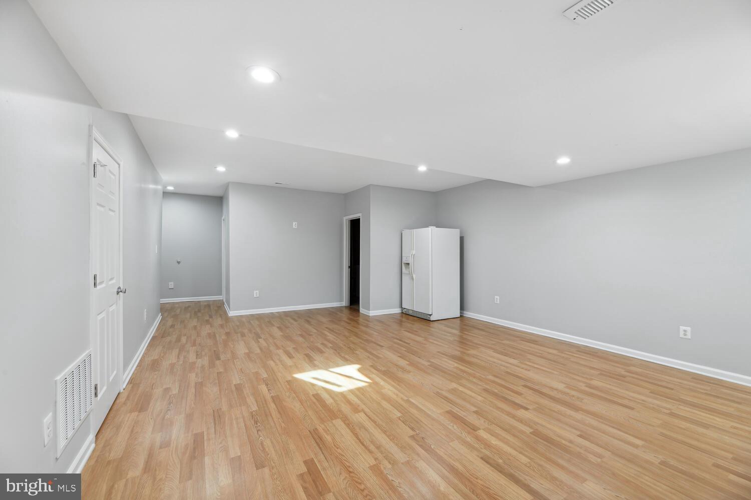 DEVONSHIRE TOWNHOMES - Residential Lease