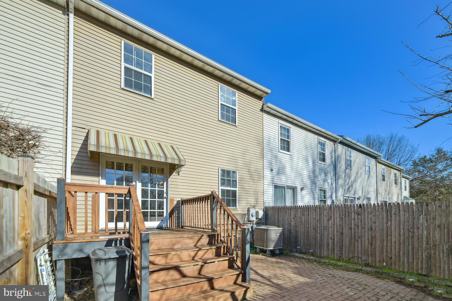 DEVONSHIRE TOWNHOMES - Residential Lease