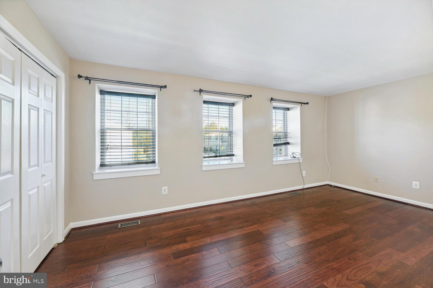 DEVONSHIRE TOWNHOMES - Residential Lease