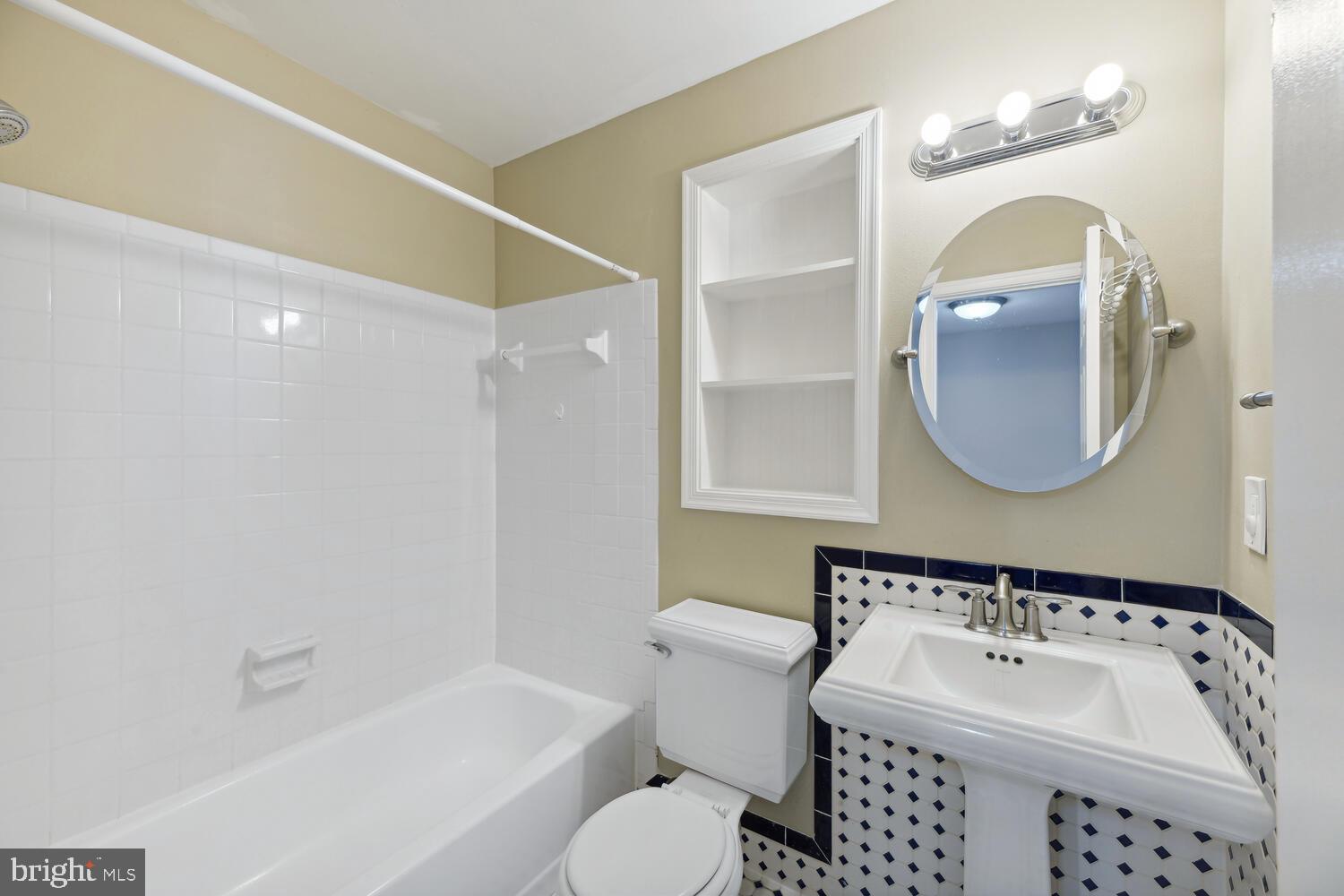 DEVONSHIRE TOWNHOMES - Residential Lease