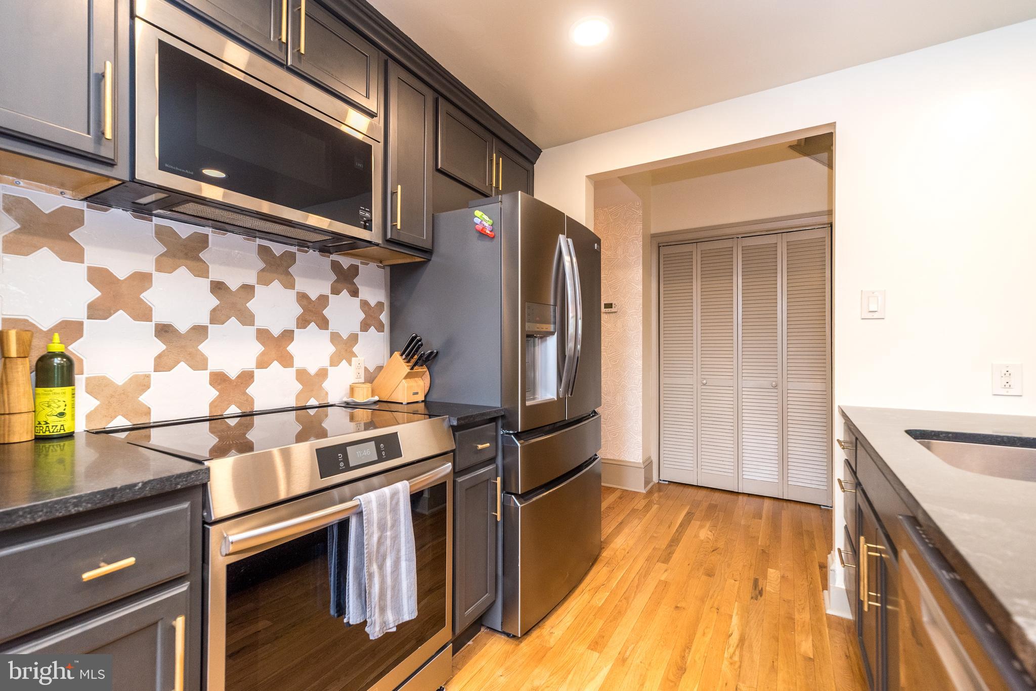 736 PINE STREET 38 I