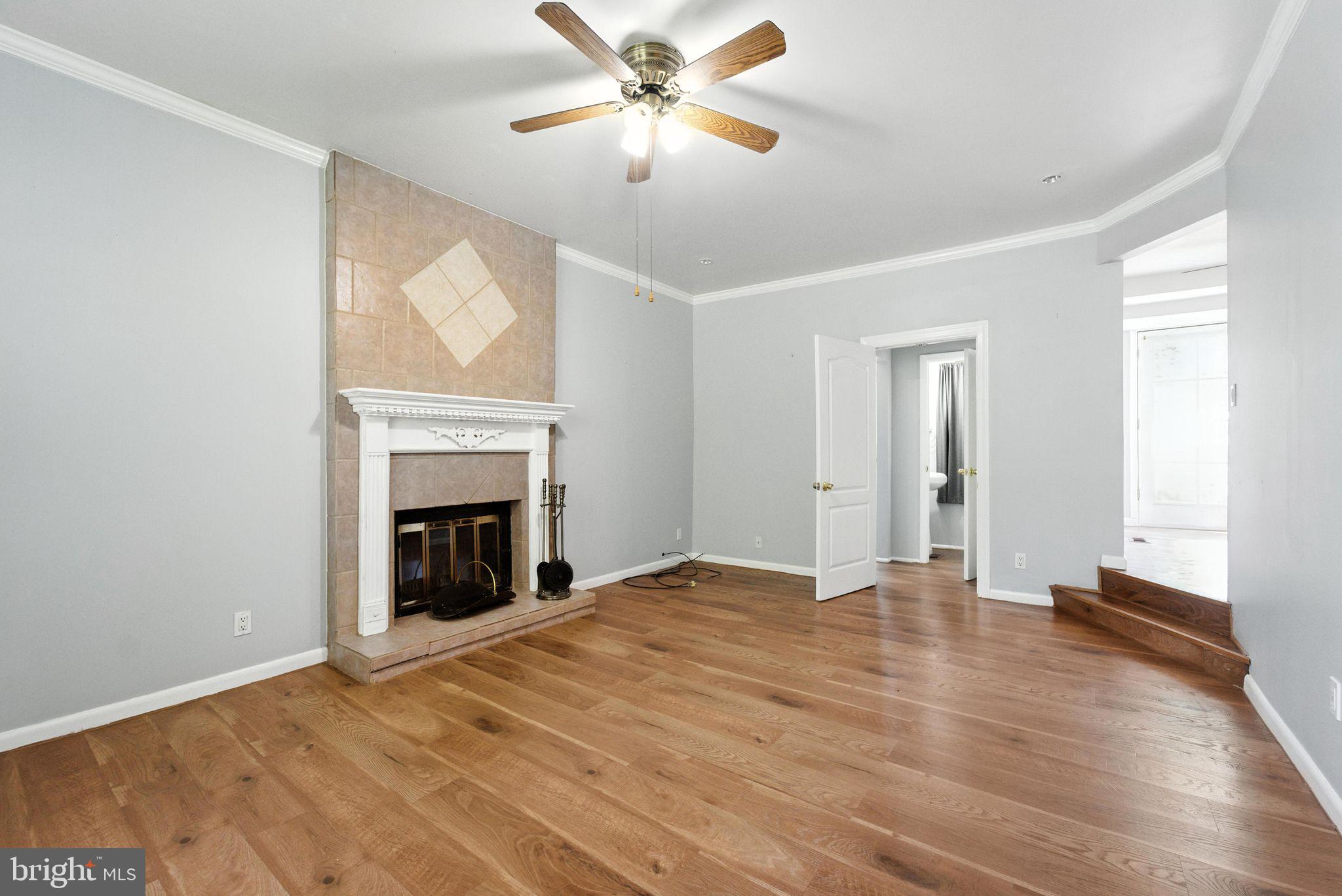 3916 TIVERTON ROAD