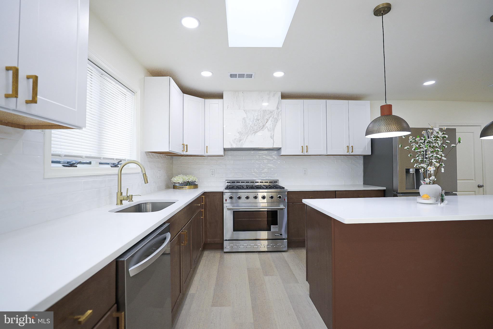 1107 REVOLUTION STREET