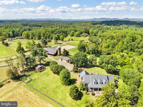 Homes For Sale - 6951 Hilltop Lane<br/> Fauquier County, MARSHALL, VA 20115