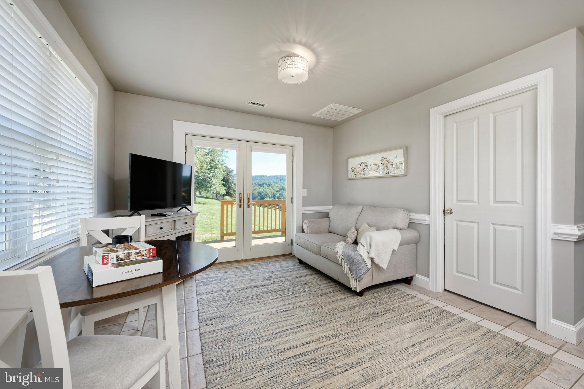 BELLEVUE FARMS - Residential