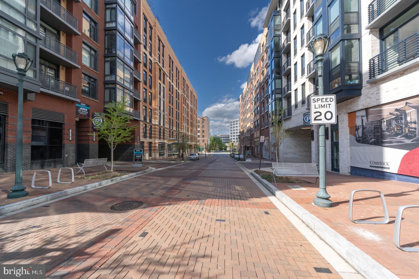 AMERICANA CENTRE - Residential