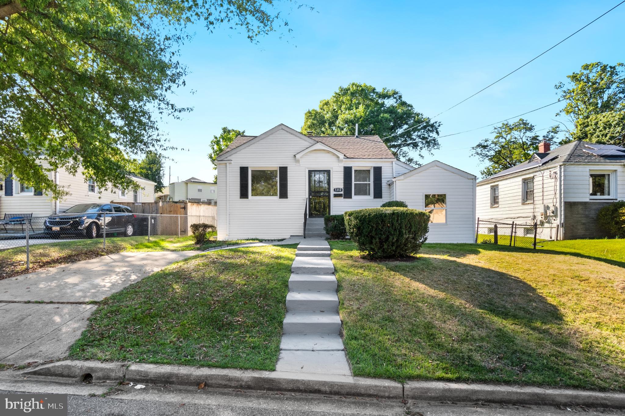 1312 DUNBAR OAKS DRIVE