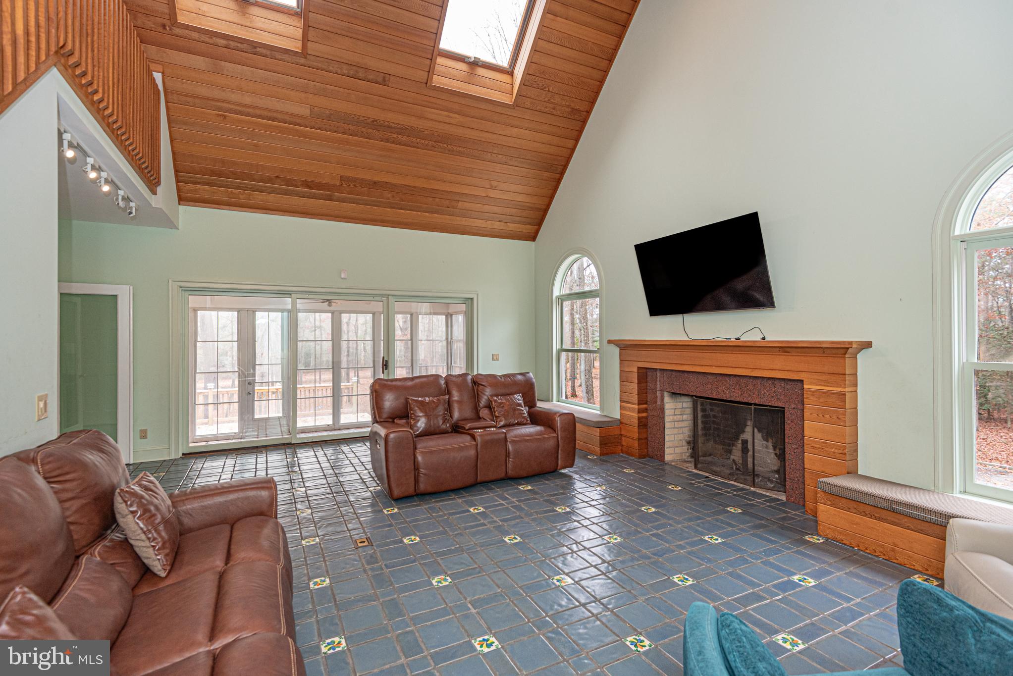 FOXCHASE - Residential