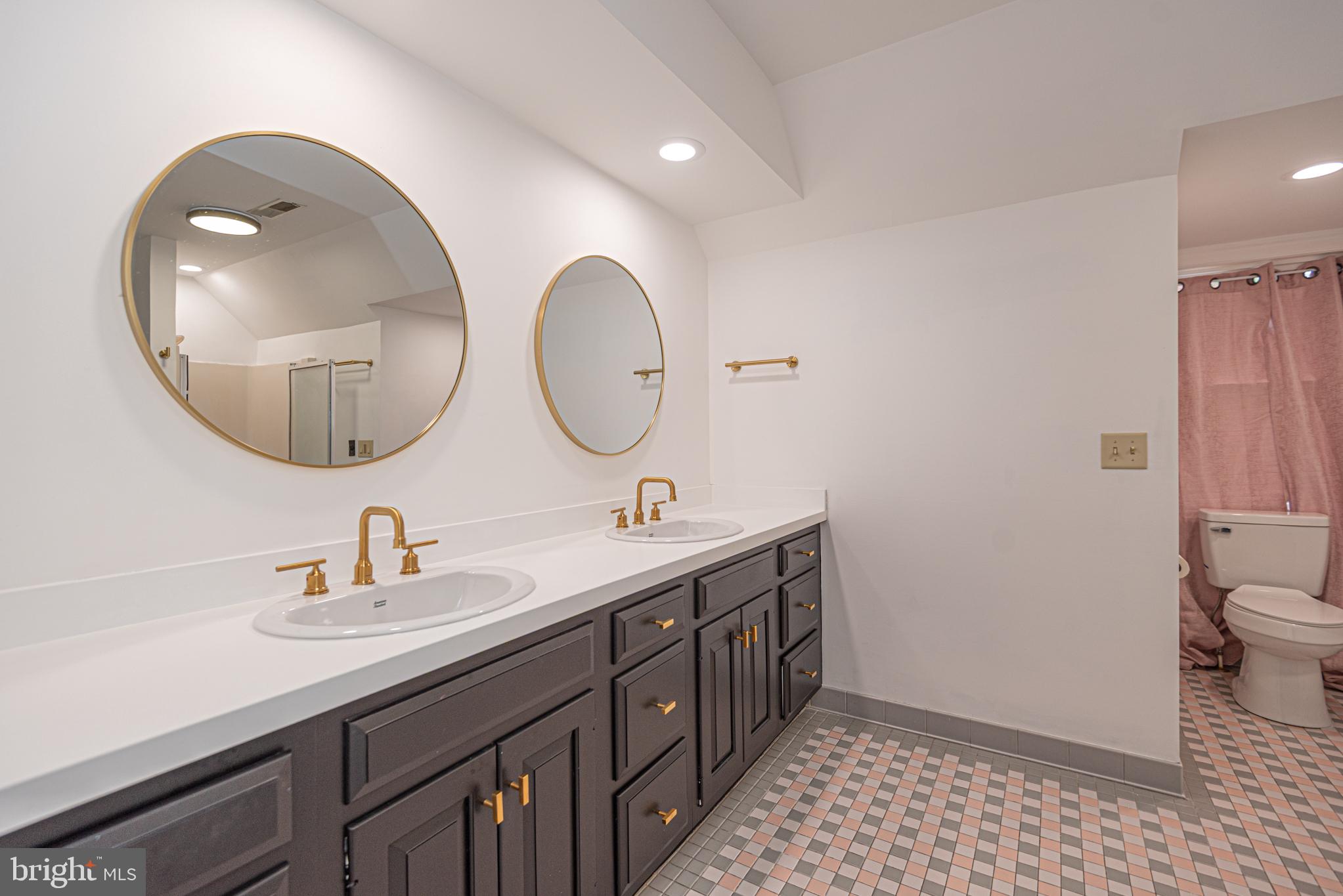 FOXCHASE - Residential