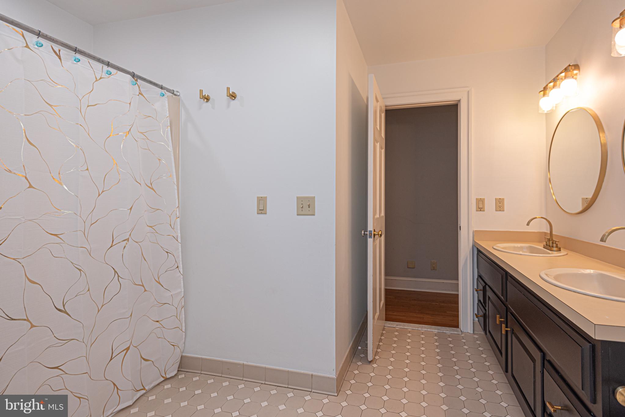 FOXCHASE - Residential