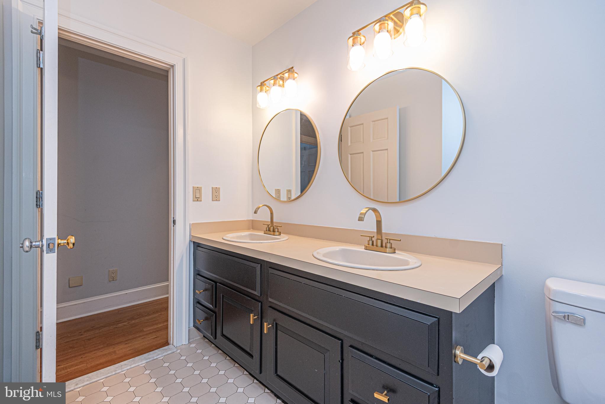 FOXCHASE - Residential