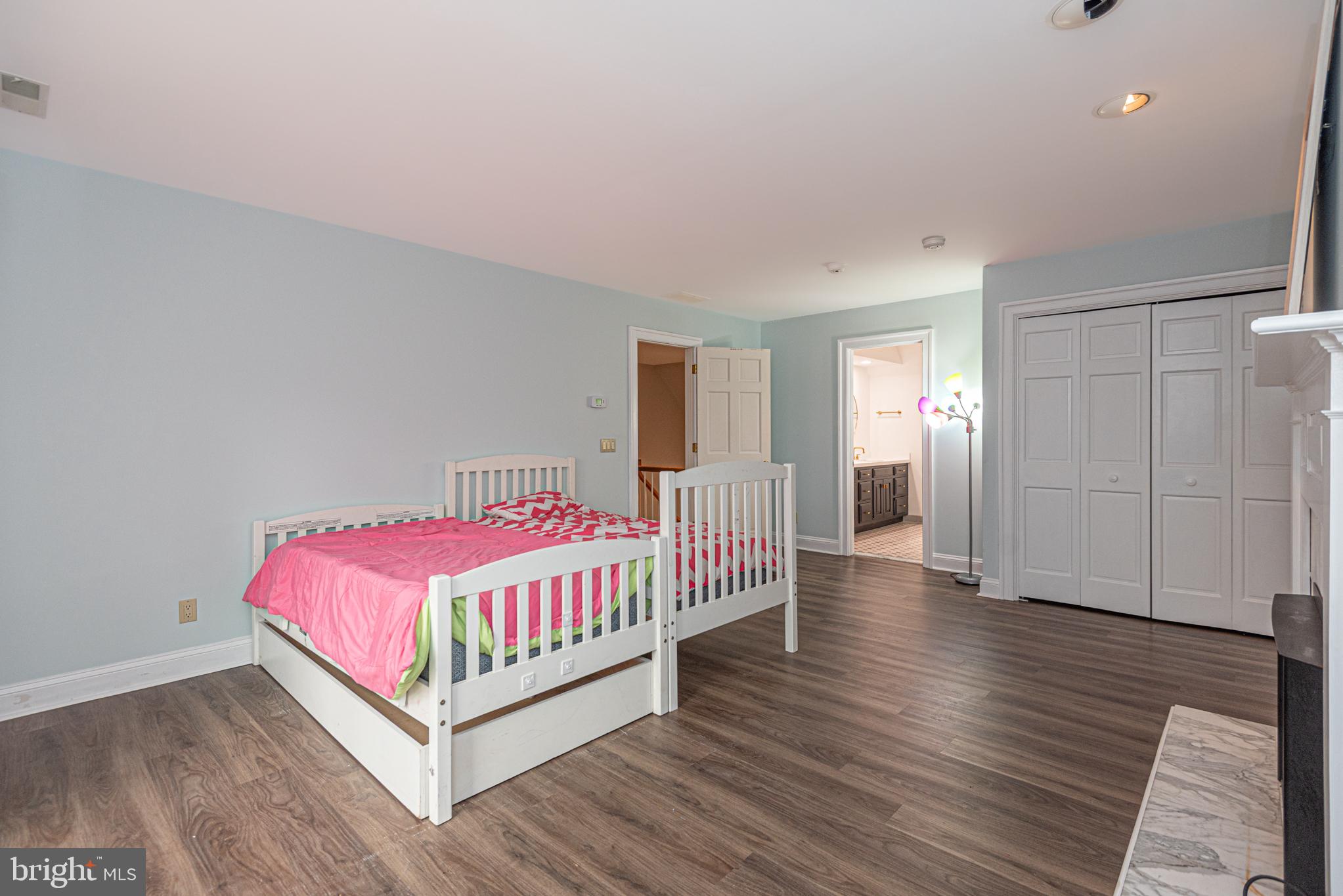 FOXCHASE - Residential