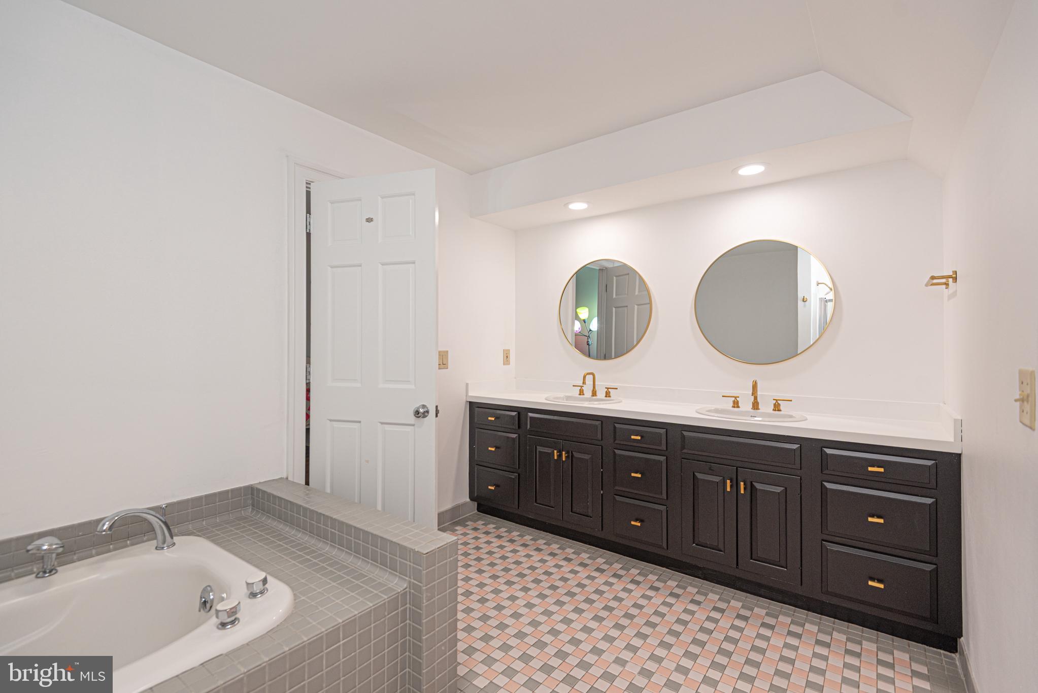 FOXCHASE - Residential