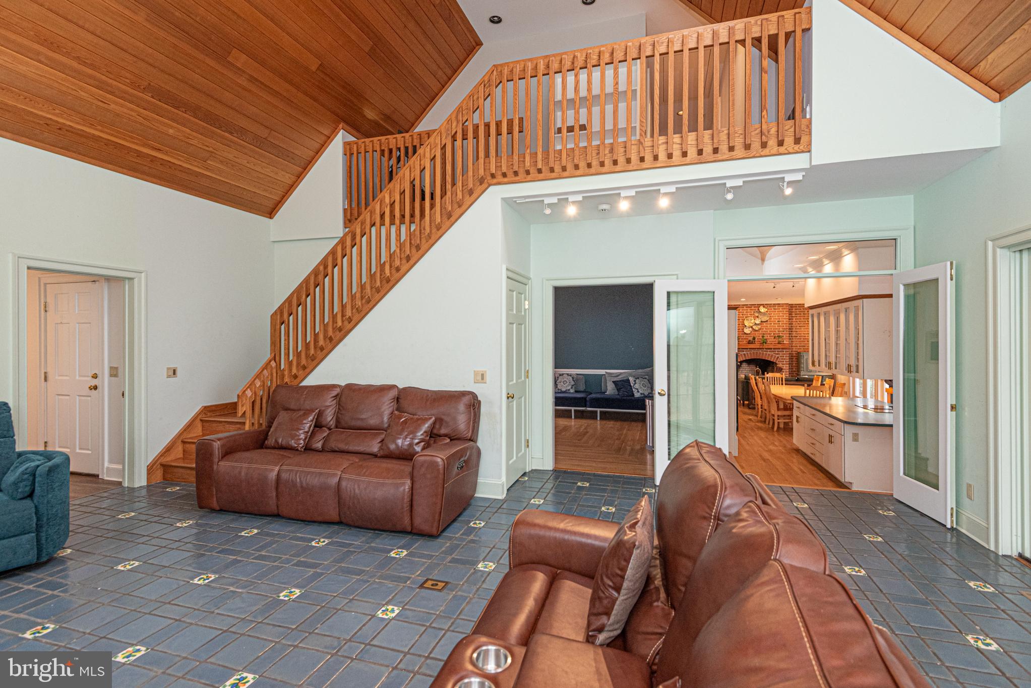 FOXCHASE - Residential