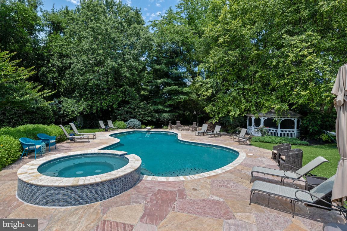 GLYNDON MEADOWS - Residential