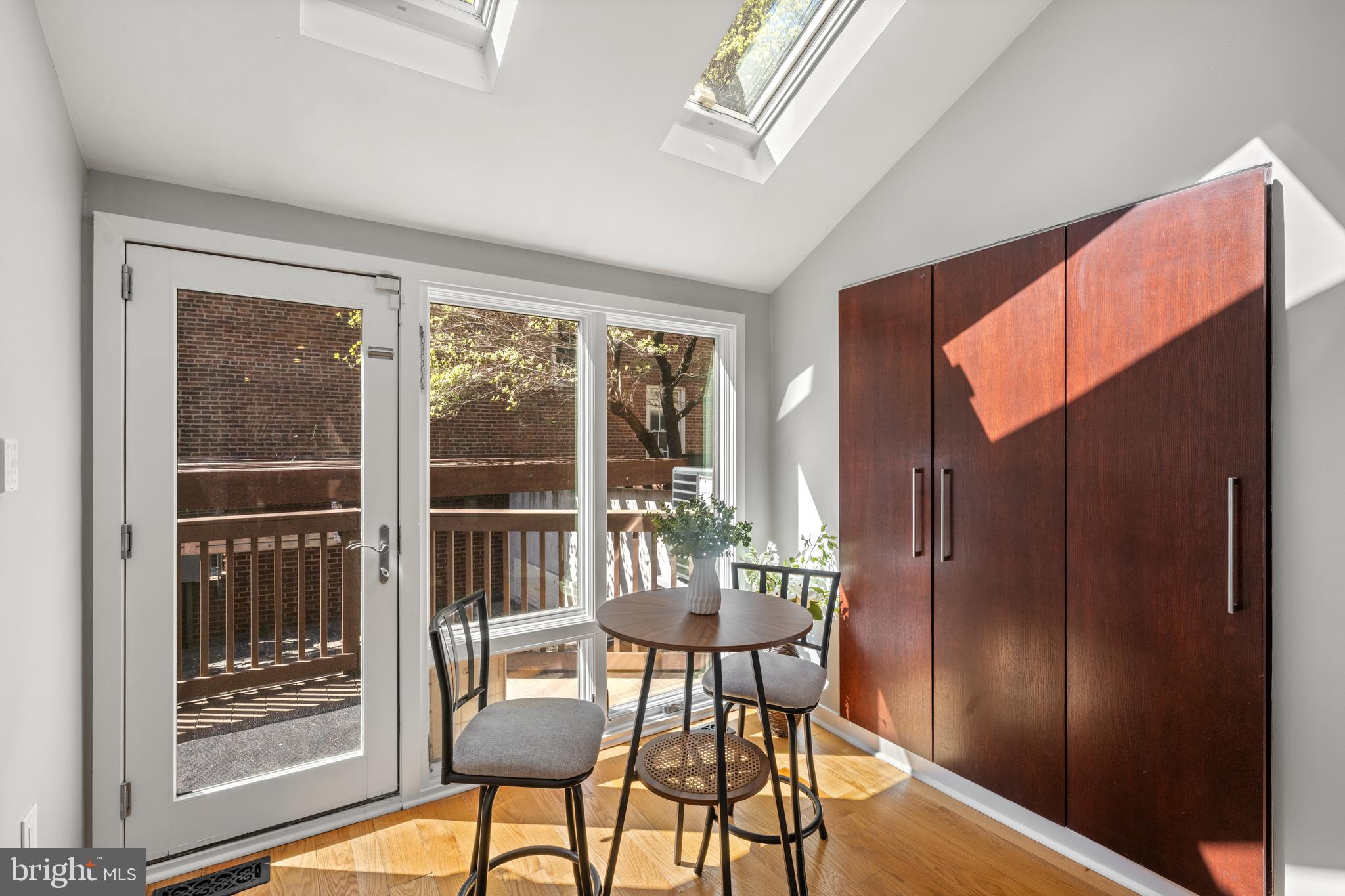 SOCIETY HILL - Residential