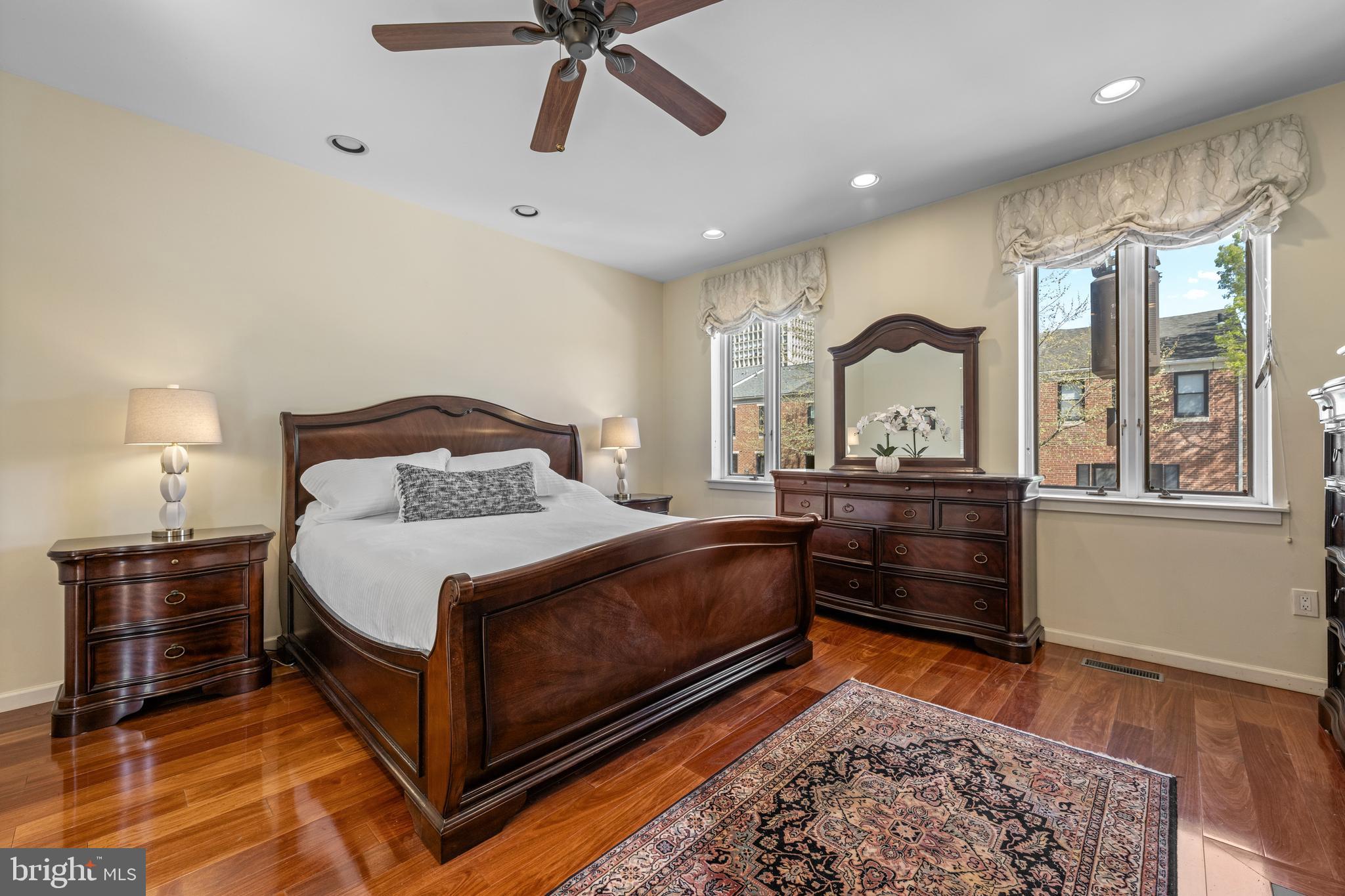 SOCIETY HILL - Residential
