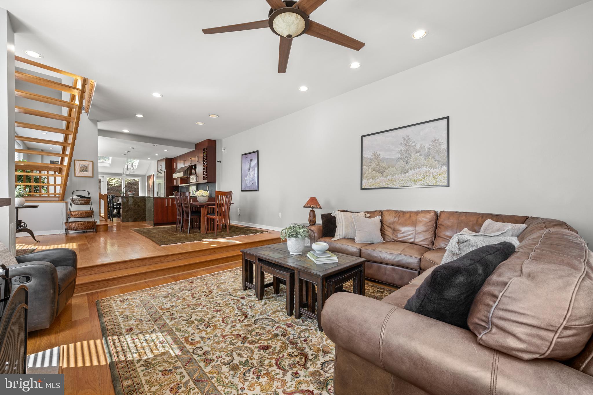 SOCIETY HILL - Residential